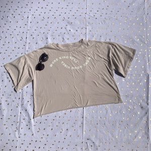 Women’s Graphic Crop Tee XXL